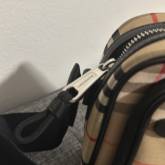 Burberry 🧡🖤Canvas Check Paddy Messenger - Picture 15 of 17